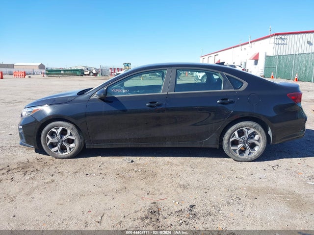 3KPF24AD4ME363086 KIA Forte Lxs