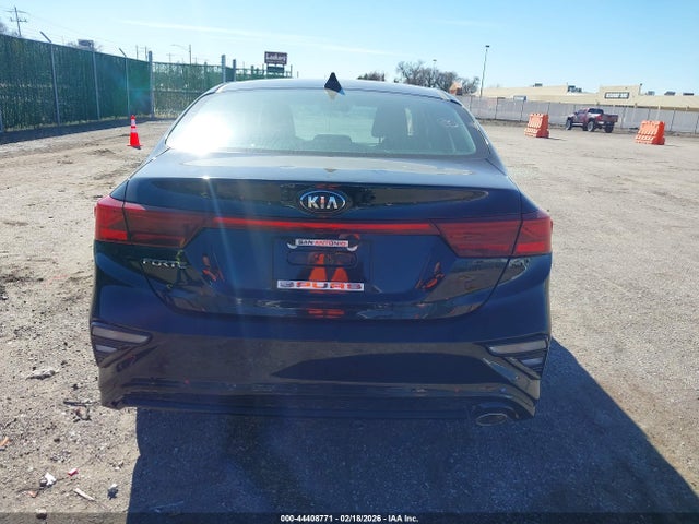3KPF24AD4ME363086 KIA Forte Lxs