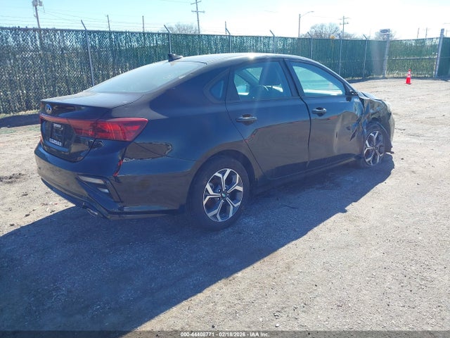 3KPF24AD4ME363086 KIA Forte Lxs