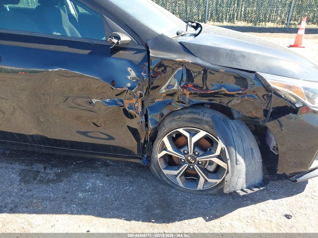 3KPF24AD4ME363086 KIA Forte Lxs