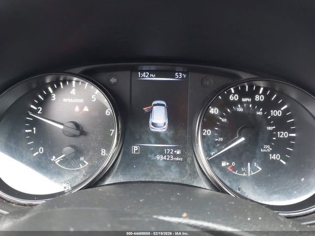 JN1BJ1CRXJW200374 Nissan Rogue Sport S