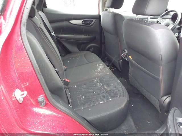 JN1BJ1CRXJW200374 Nissan Rogue Sport S
