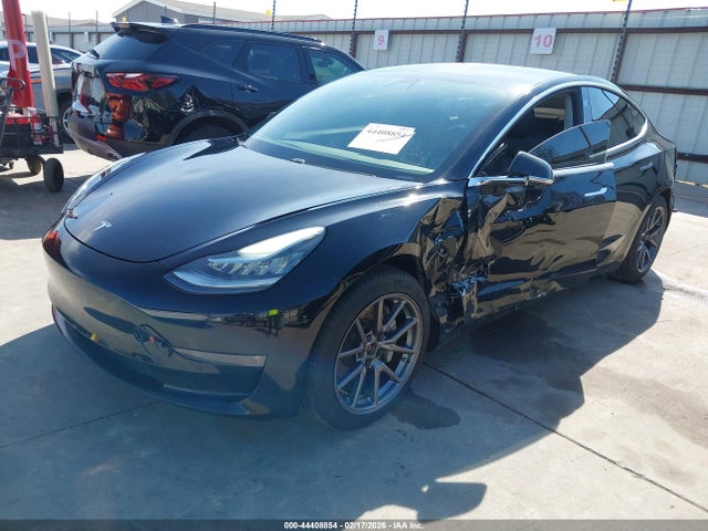44408854 :رقم المزاد ، 5YJ3E1EB1JF072021 vin ، 2018 Tesla Model 3 Long Range/performance مزاد بيع