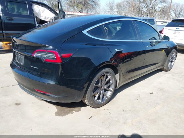 44408854 :رقم المزاد ، 5YJ3E1EB1JF072021 vin ، 2018 Tesla Model 3 Long Range/performance مزاد بيع