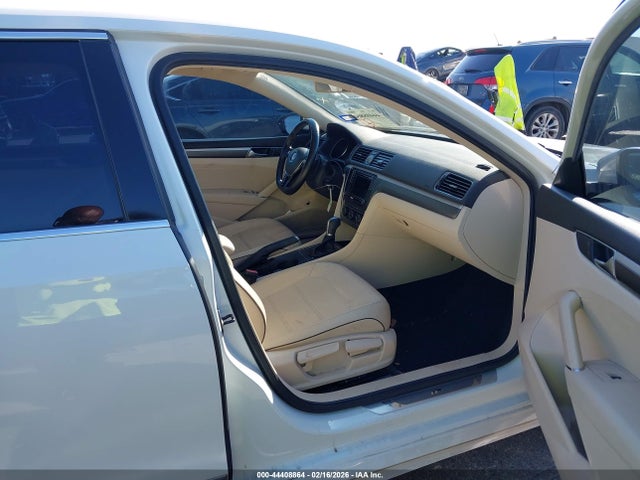 2017 VOLKSWAGEN PASSAT 1VWDT7A31HC000509 Photo 4