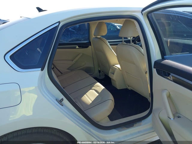 2017 VOLKSWAGEN PASSAT 1VWDT7A31HC000509 Photo 7