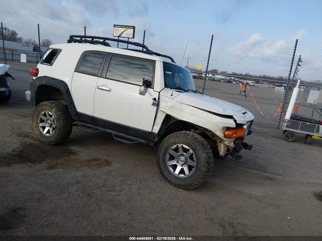 2014 TOYOTA FJ CRUISER JTEBU4BFXEK182190
