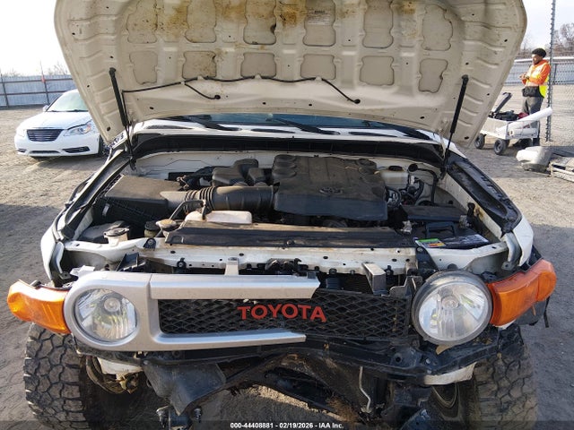 2014 TOYOTA FJ CRUISER JTEBU4BFXEK182190 Photo 9