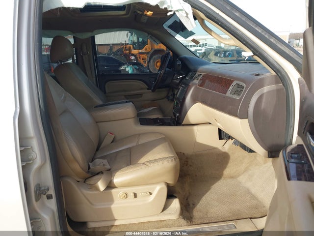 Продаж на аукціоні авто 2013 Gmc Yukon Xl 1500 Denali, vin: 1GKS2MEF8DR104684, номер лоту: 44408946