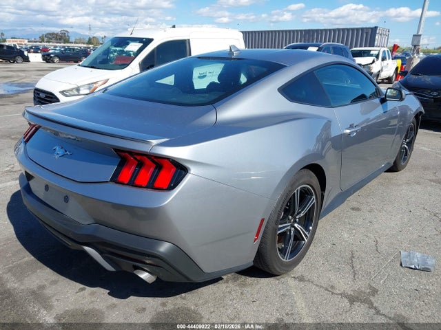 Ford Mustang Ecoboost Premium Fastback 2025 1FA6P8THXS5120440 Image 4