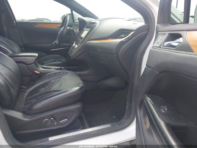 44409046 :رقم المزاد ، 5LMTJ2AH3FUJ48356 vin ، 2015 Lincoln Mkc مزاد بيع