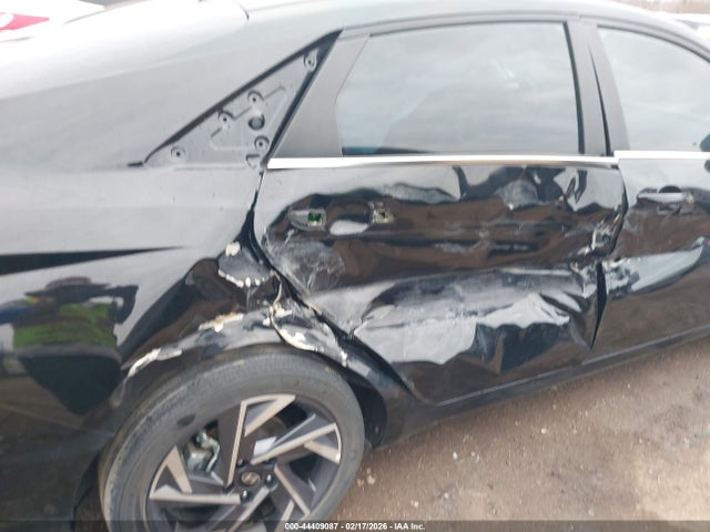 2024 Hyundai Elantra Limited მანქანა იყიდება აუქციონზე, vin: KMHLP4DG9RU647666, აუქციონის ნომერი: 44409087