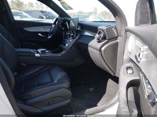 2019 MERCEDES-BENZ GLC 350E WDC0G5EB6KF569996 Photo 4