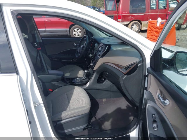 Продаж на аукціоні авто 2018 Hyundai Santa Fe Sport 2.4l, vin: 5NMZT3LB8JH093154, номер лоту: 44409121