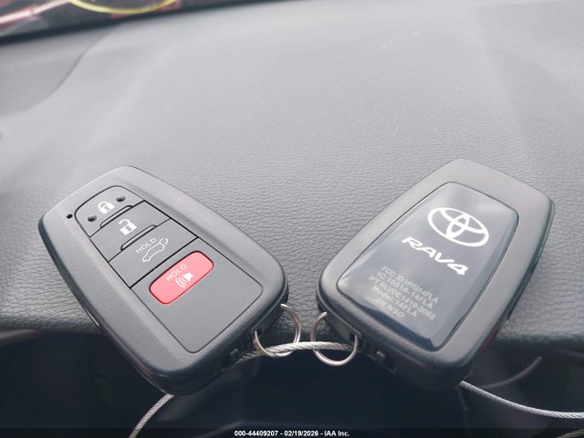 2T3A1RFV8SW613331 Toyota Rav4 Xle Premium