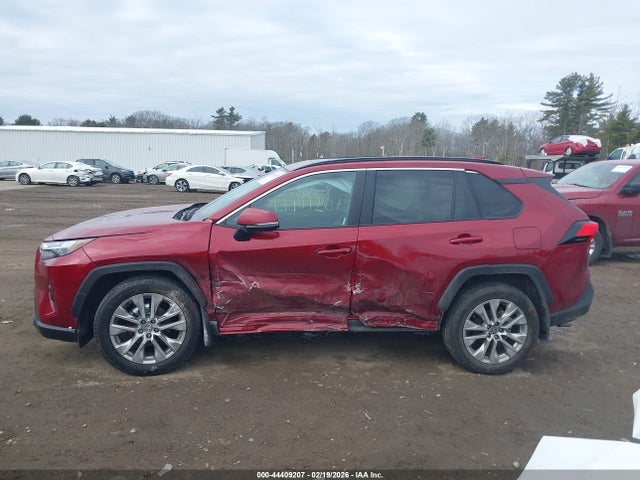 2T3A1RFV8SW613331 Toyota Rav4 Xle Premium