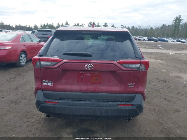 2T3A1RFV8SW613331 Toyota Rav4 Xle Premium