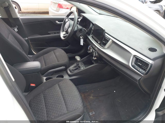 44409214 :رقم المزاد ، 3KPA24AD6NE481653 vin ، 2022 Kia Rio S مزاد بيع