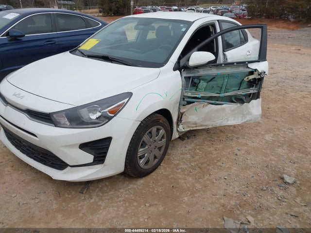 44409214 :رقم المزاد ، 3KPA24AD6NE481653 vin ، 2022 Kia Rio S مزاد بيع