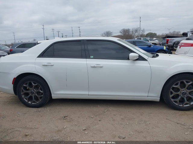 Chrysler 300 300s 2016 2C3CCAGGXGH142329 Image 13