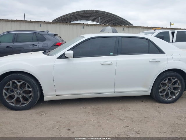 Chrysler 300 300s 2016 2C3CCAGGXGH142329 Image 14