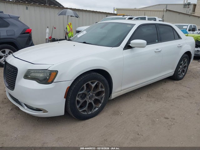 Chrysler 300 300s 2016 2C3CCAGGXGH142329 Image 2