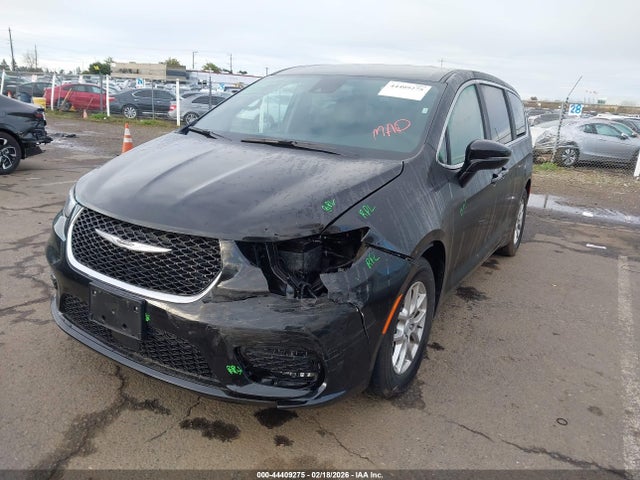 Chrysler Pacifica Select 2026 2C4RC1BG0TR175485 Image 2