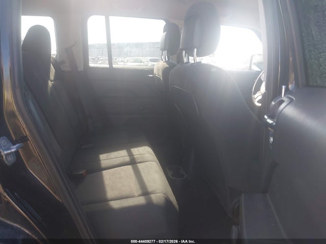 44409277 :رقم المزاد ، 1C4NJPBAXED722822 vin ، 2014 Jeep Patriot Sport مزاد بيع