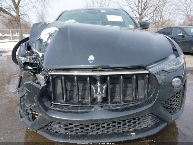 2022 Maserati Levante Modena მანქანა იყიდება აუქციონზე, vin: ZN661YUM8NX402266, აუქციონის ნომერი: 44409335