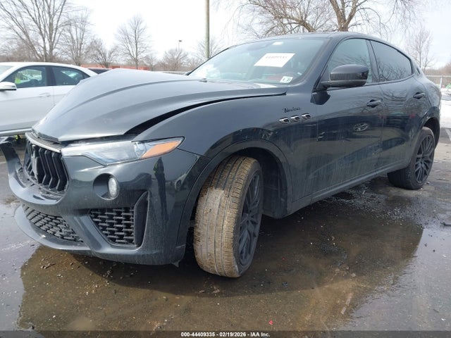 2022 Maserati Levante Modena მანქანა იყიდება აუქციონზე, vin: ZN661YUM8NX402266, აუქციონის ნომერი: 44409335