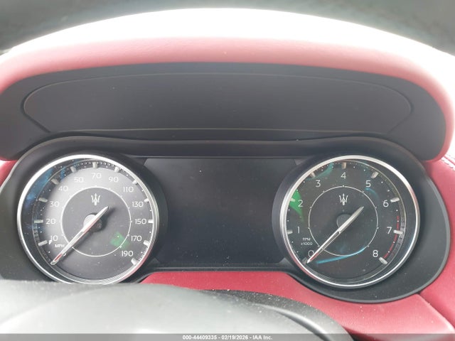 2022 Maserati Levante Modena მანქანა იყიდება აუქციონზე, vin: ZN661YUM8NX402266, აუქციონის ნომერი: 44409335