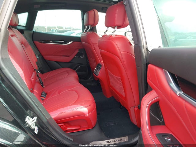 2022 Maserati Levante Modena მანქანა იყიდება აუქციონზე, vin: ZN661YUM8NX402266, აუქციონის ნომერი: 44409335