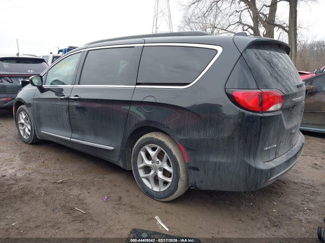 44409342 :رقم المزاد ، 2C4RC1BG1HR785113 vin ، 2017 Chrysler Pacifica Touring-l مزاد بيع