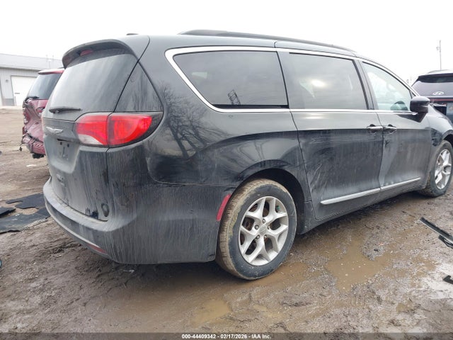 44409342 :رقم المزاد ، 2C4RC1BG1HR785113 vin ، 2017 Chrysler Pacifica Touring-l مزاد بيع