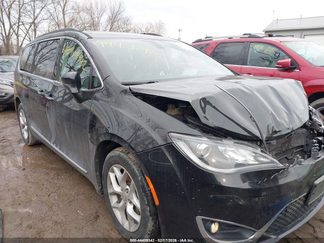 44409342 :رقم المزاد ، 2C4RC1BG1HR785113 vin ، 2017 Chrysler Pacifica Touring-l مزاد بيع
