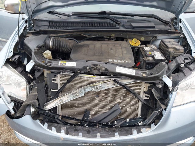 44409347 :رقم المزاد ، 2C4RC1JGXGR200884 vin ، 2016 Chrysler Town & Country Limited مزاد بيع