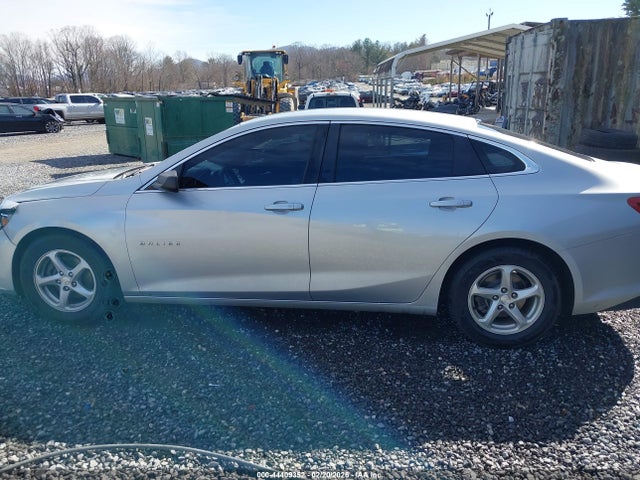 1G1ZC5ST4HF256968 Chevrolet Malibu 1fl