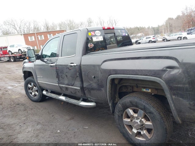44409372 :رقم المزاد ، 1GT22ZE87FZ534848 vin ، 2015 Gmc Sierra 2500hd Slt مزاد بيع