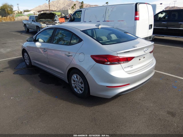 2017 HYUNDAI ELANTRA 5NPD74LF8HH202829 Photo 2