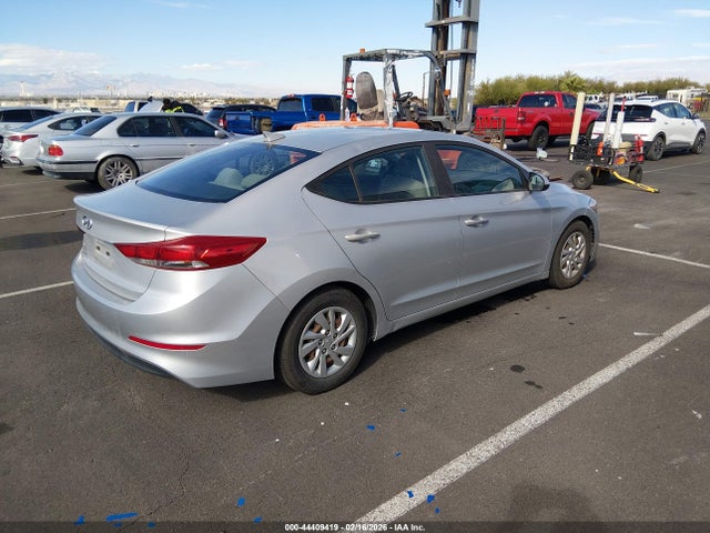 2017 HYUNDAI ELANTRA 5NPD74LF8HH202829 Photo 3