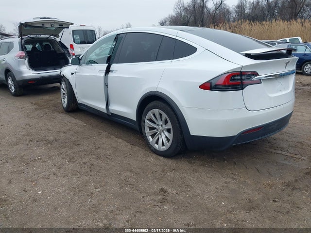 2021 TESLA MODEL X 5YJXCDE28MF323842 Photo 2