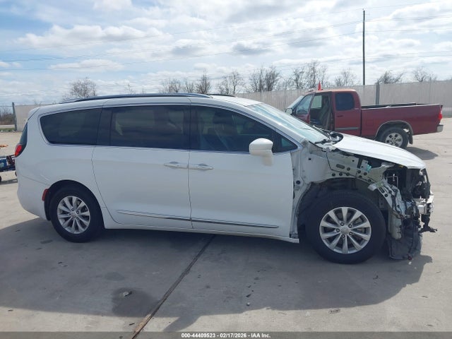 Aukcja sprzedaży 2019 Chrysler Pacifica Touring L, vin: 2C4RC1BG5KR537437, numer aukcji: 44409523
