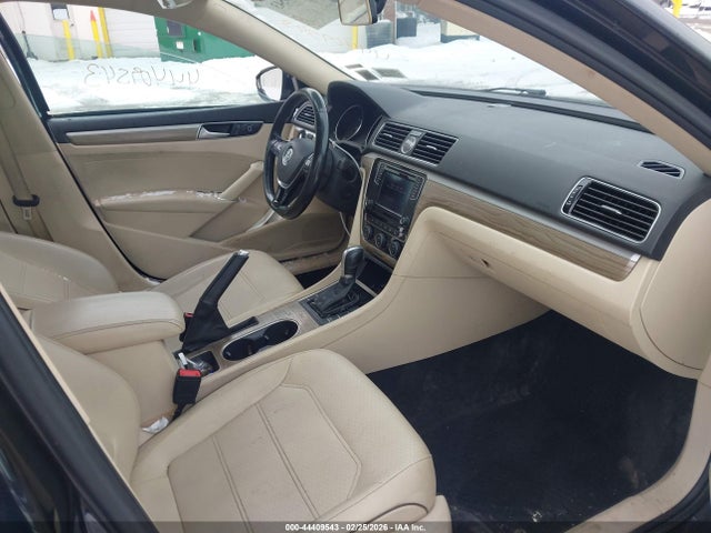 Продаж на аукціоні авто 2017 Volkswagen Passat 1.8t Se, vin: 1VWBT7A30HC016014, номер лоту: 44409543