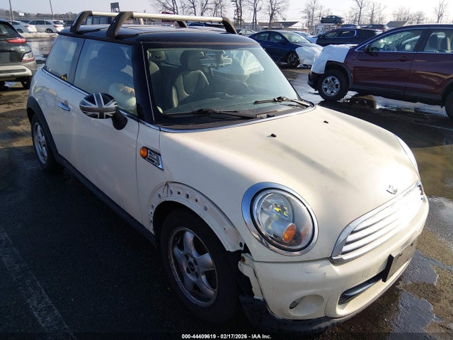 2011 MINI COOPER WMWSU3C56BT097967