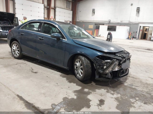 2020 MERCEDES-BENZ A 220 W1K3G4FB1LW045836