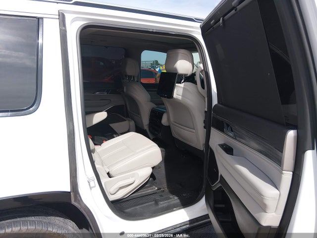 1C4SJVBP2RS113513 Jeep Wagoneer Series Ii 4x4