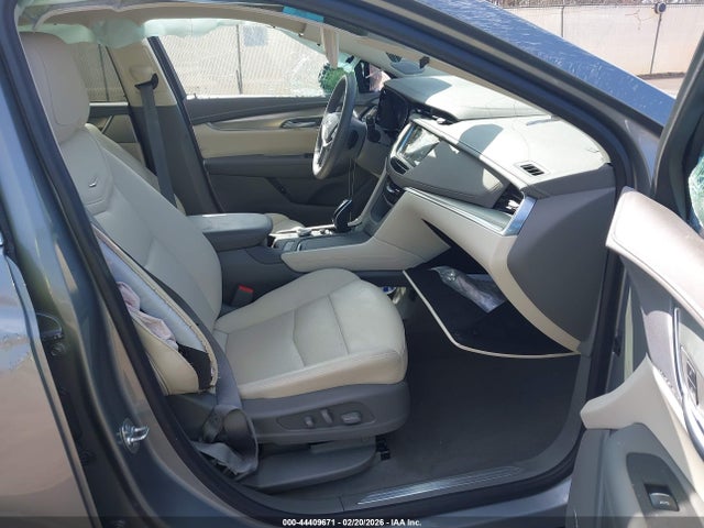 2025 CADILLAC XT5 1GYKNCRS6SZ114268 Photo 4