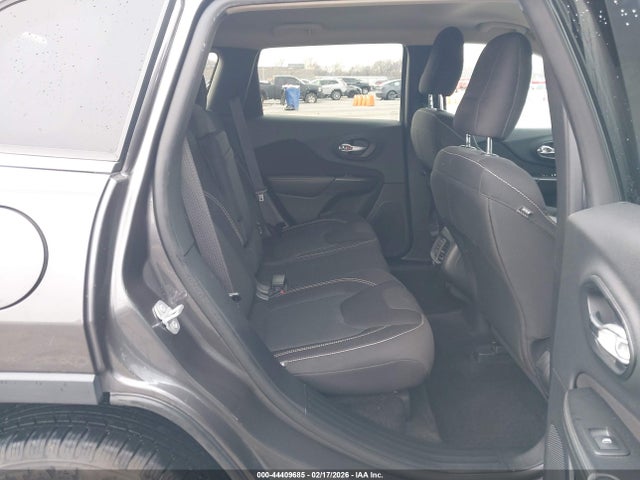 Продажа на аукционе авто 2015 Jeep Cherokee Latitude, vin: 1C4PJLCB7FW572750, номер лота: 44409685