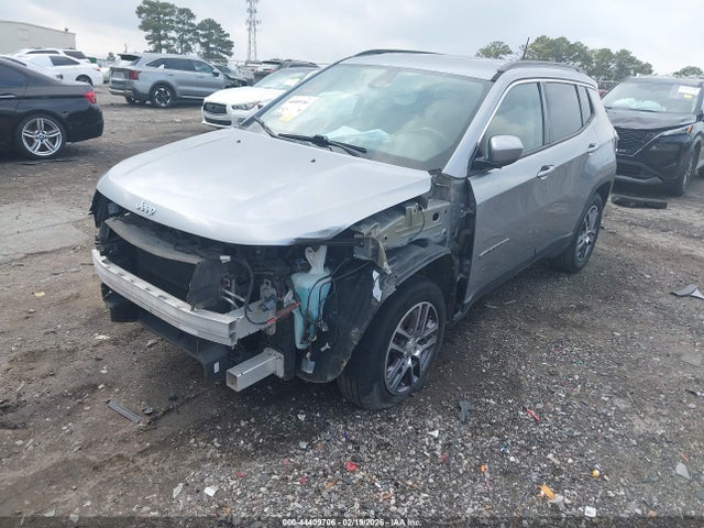 2018 JEEP COMPASS 3C4NJDBB5JT114198 Photo 1