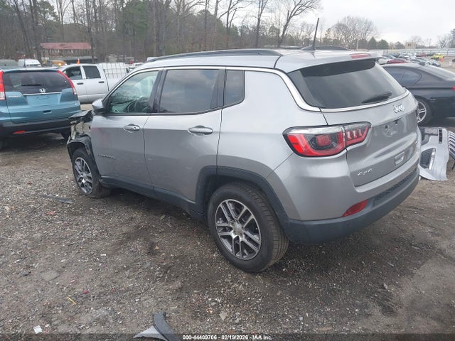 2018 JEEP COMPASS 3C4NJDBB5JT114198 Photo 2